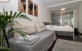 Balcony Apartment - Next To Opera